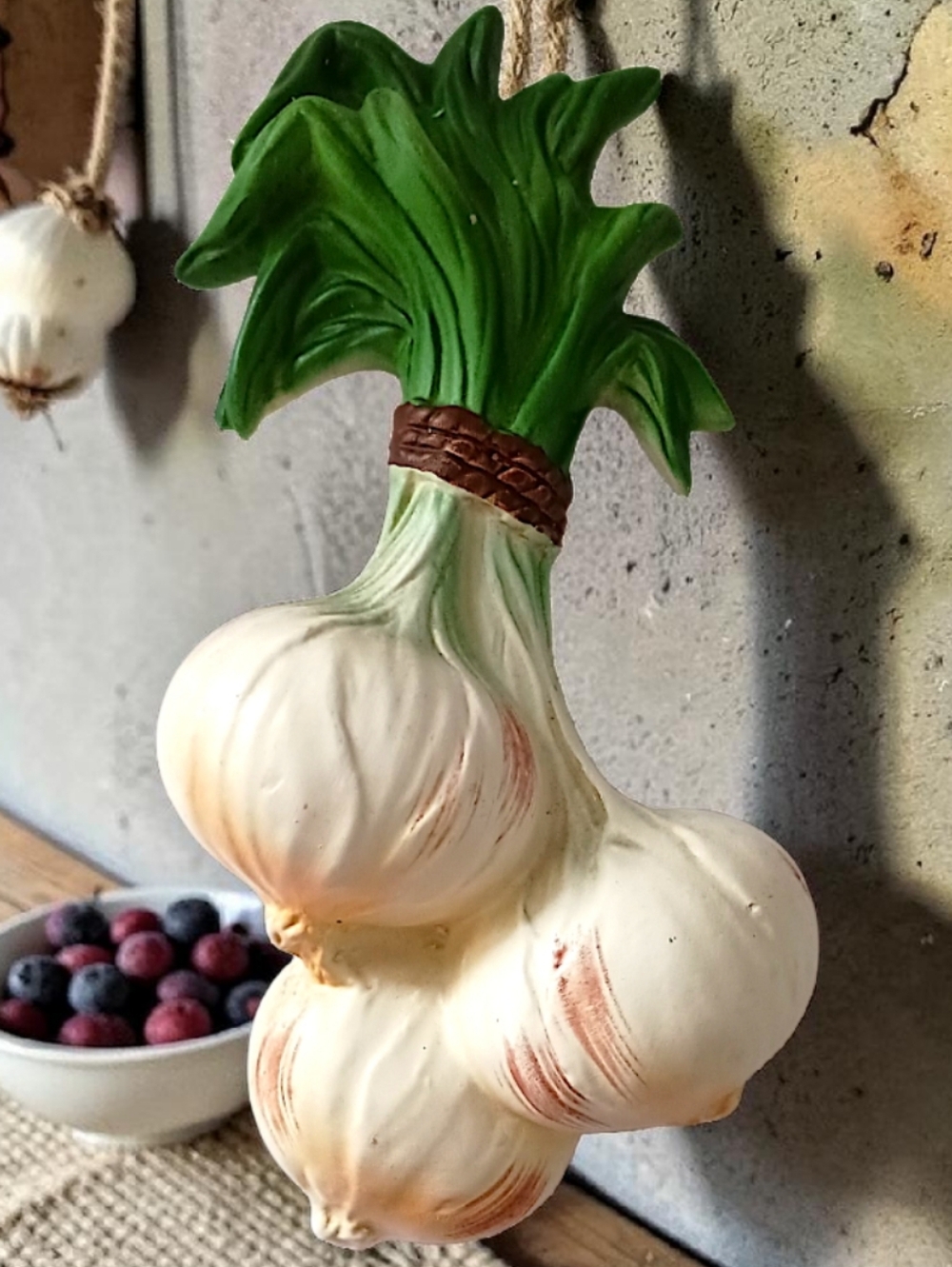Vtg Chalkware Garlic Onion Wall Decor Plaque Japan Ceramic Tuscan Farmhouse MCM.